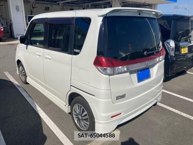Mitsubishi DELICA 2011-11 8883521-3