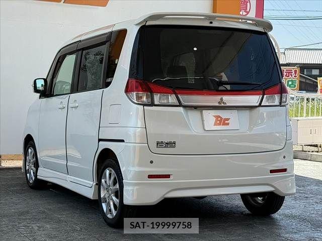 Mitsubishi DELICA 2013-06 6993103-12