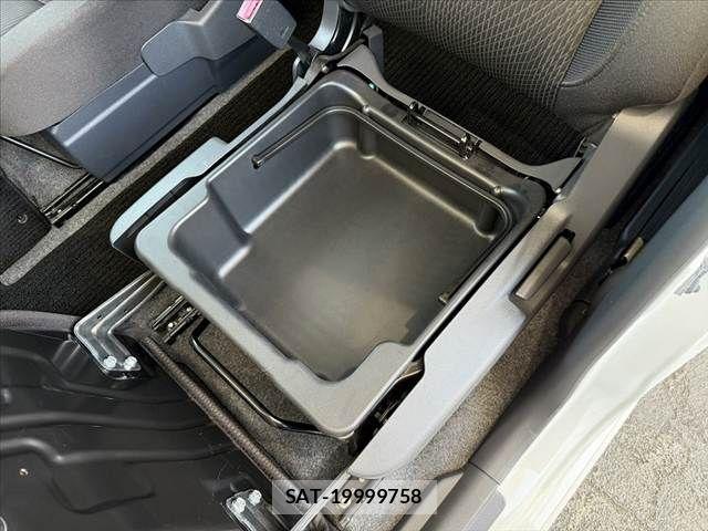 Mitsubishi DELICA 2013-06 6993103-28