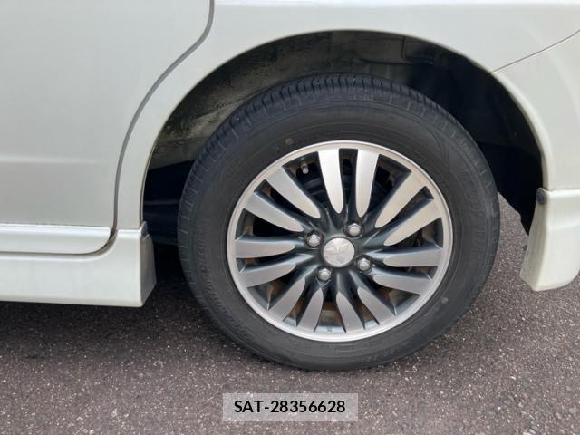 Mitsubishi DELICA 2011-09 7217474-10