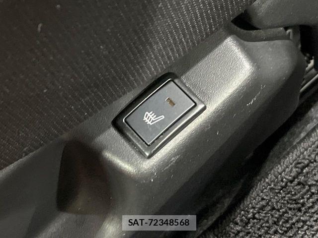 Mitsubishi DELICA 2018-01 8245043-6