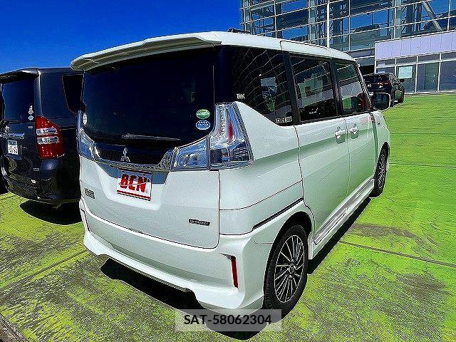 Mitsubishi DELICA 2017-02 7217478-2