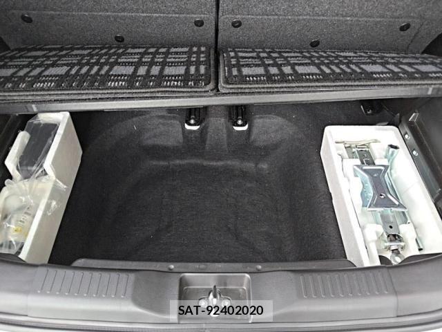 Mitsubishi DELICA 2020-01 7217475-29