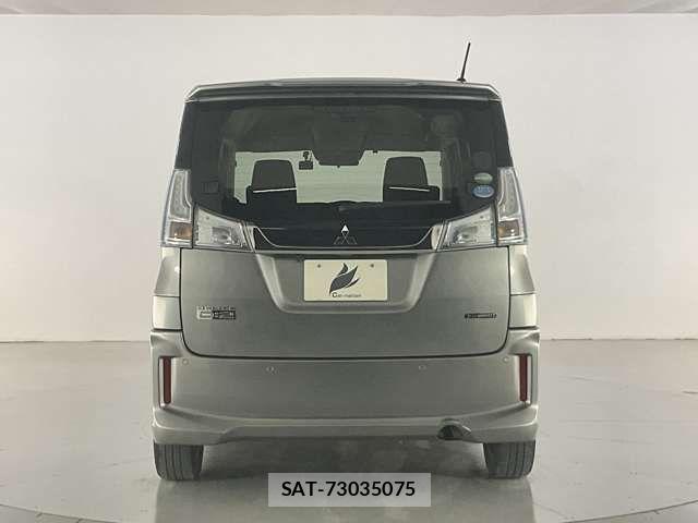 Mitsubishi DELICA 2019-02 7391927-11