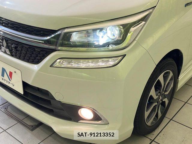 Mitsubishi DELICA 2018-01 7391924-11