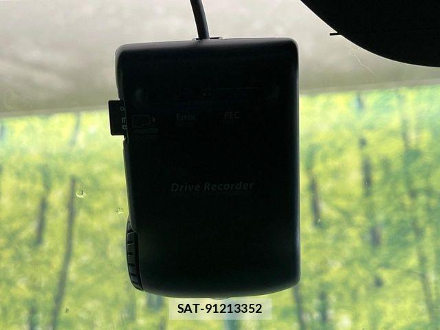 Mitsubishi DELICA 2018-01 7391924-4
