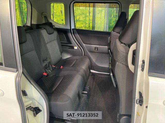 Mitsubishi DELICA 2018-01 7391924-8