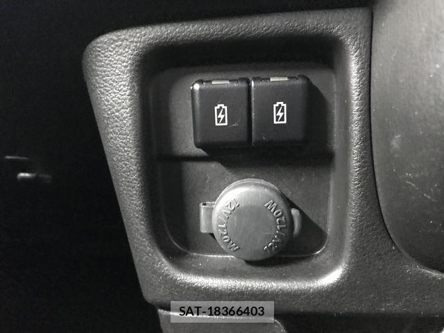 Mitsubishi DELICA 2021-05 8207287-26