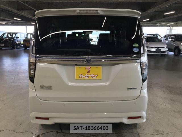Mitsubishi DELICA 2021-05 8207287-7