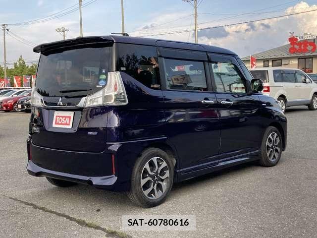 Mitsubishi DELICA 2018-02 8245044-4