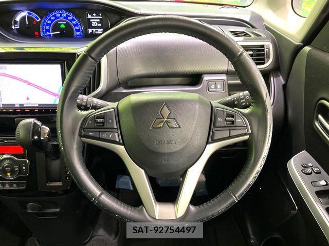 Mitsubishi DELICA 2017-12 8438074-11