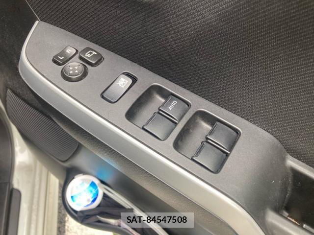 Mitsubishi DELICA 2018-01 8561691-17