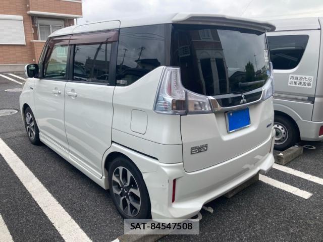 Mitsubishi DELICA 2018-01 8561691-4