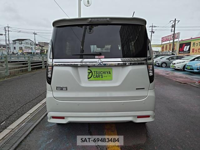 Mitsubishi DELICA 2023-11 8828704-9