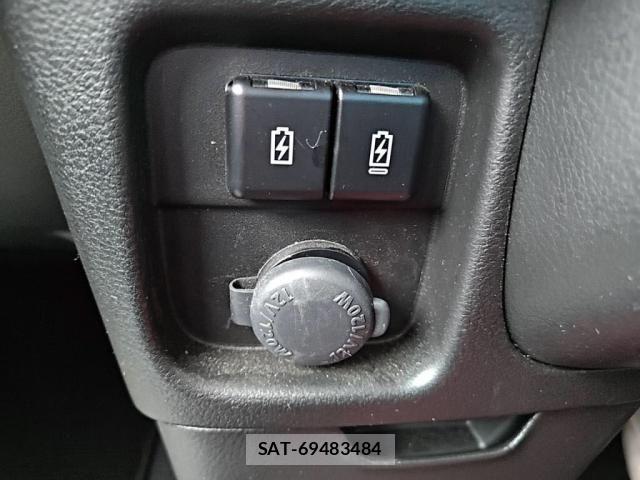 Mitsubishi DELICA 2023-11 8828704-16