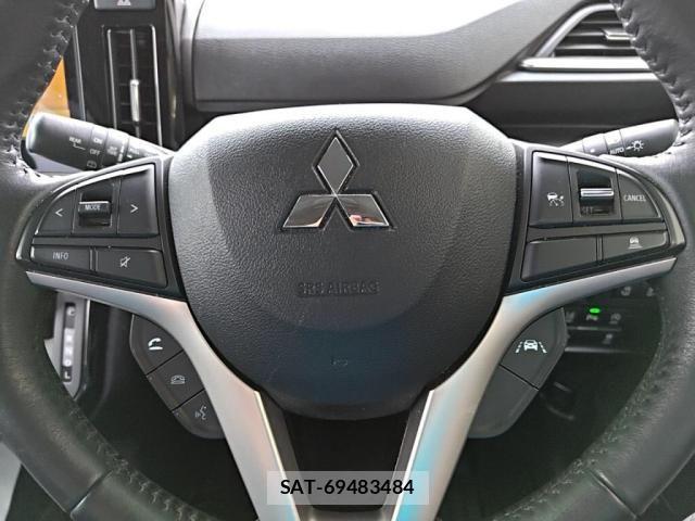 Mitsubishi DELICA 2023-11 8828704-17