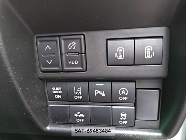 Mitsubishi DELICA 2023-11 8828704-18
