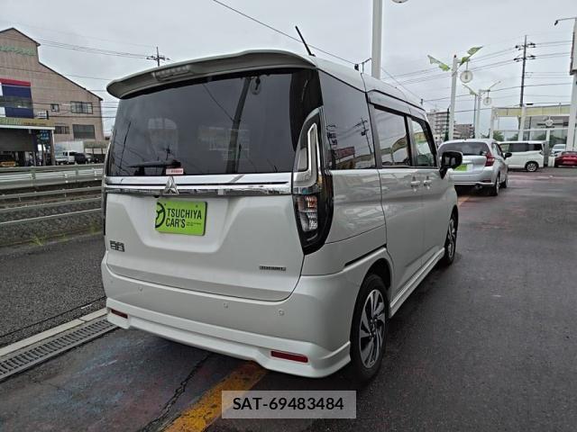 Mitsubishi DELICA 2023-11 8828704-1
