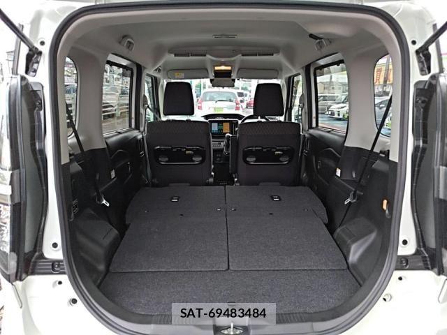 Mitsubishi DELICA 2023-11 8828704-26