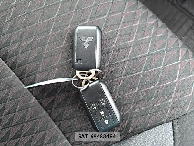 Mitsubishi DELICA 2023-11 8828704-29