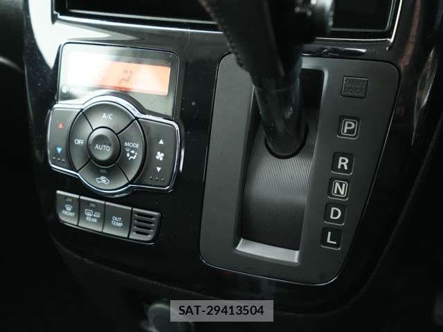 Mitsubishi DELICA 2016-08 7391925-11