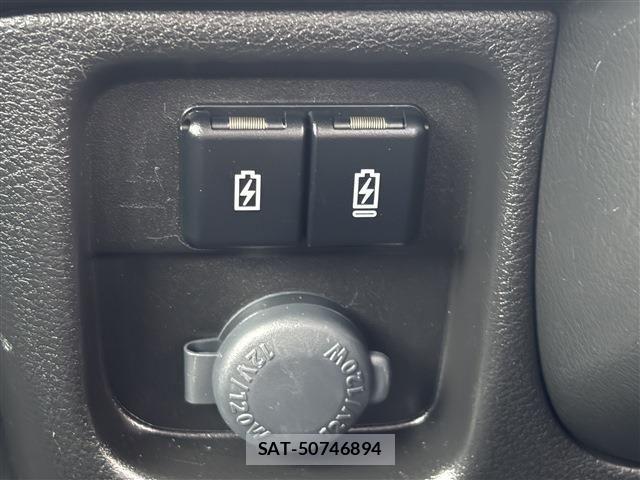 Mitsubishi DELICA 2024-05 8129786-29