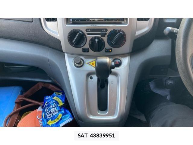 Mitsubishi DELICA 2013-08 8207288-14