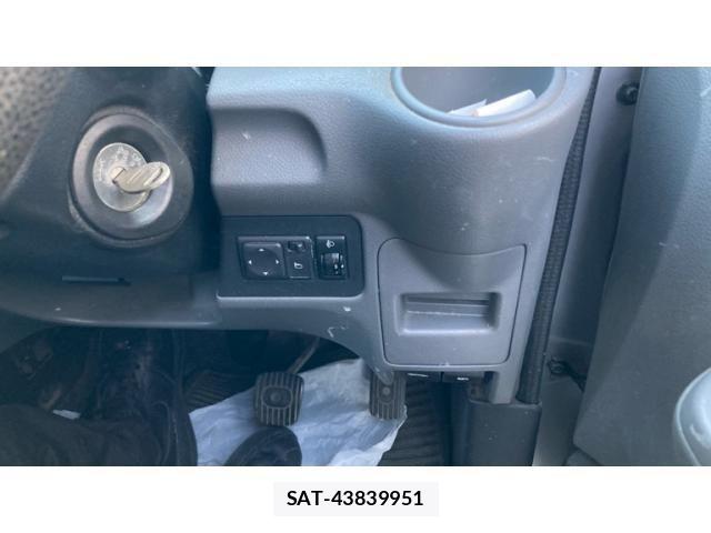 Mitsubishi DELICA 2013-08 8207288-17