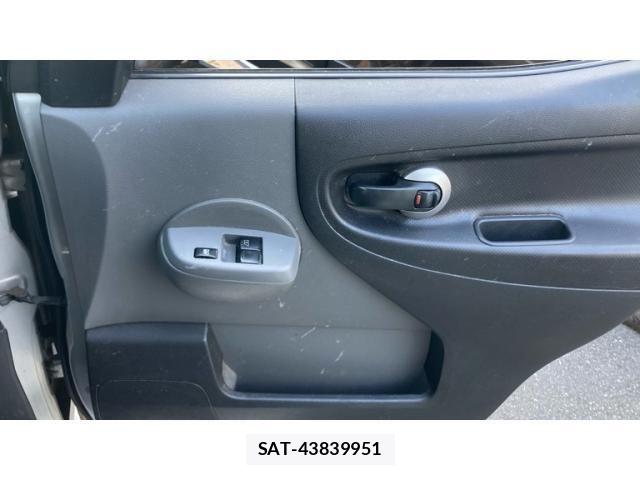 Mitsubishi DELICA 2013-08 8207288-18