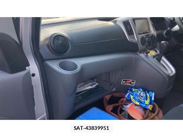 Mitsubishi DELICA 2013-08 8207288-19