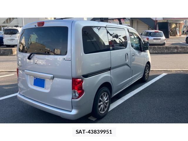 Mitsubishi DELICA 2013-08 8207288-2