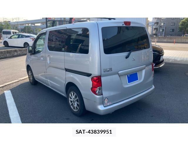 Mitsubishi DELICA 2013-08 8207288-3