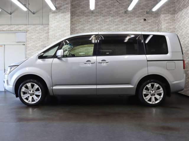 Mitsubishi DELICA 2018-07 2960196-11