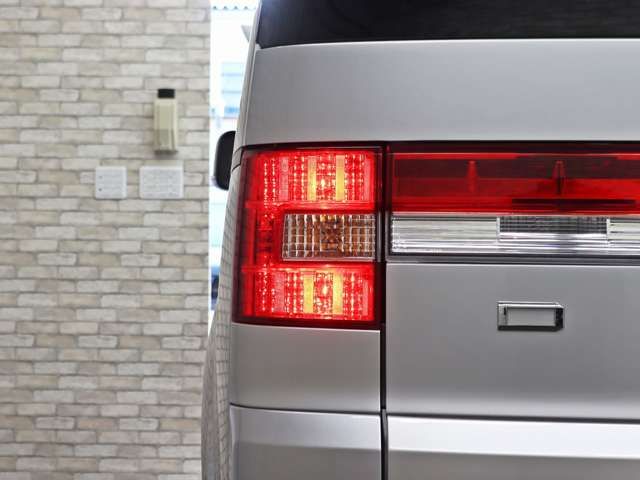 Mitsubishi DELICA 2018-07 2960196-17