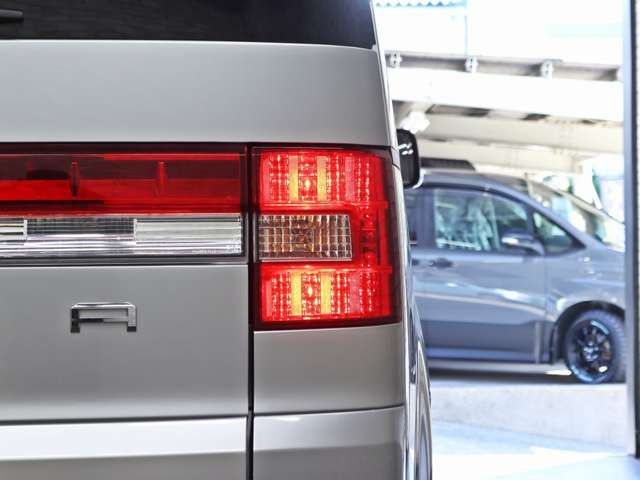 Mitsubishi DELICA 2018-07 2960196-18