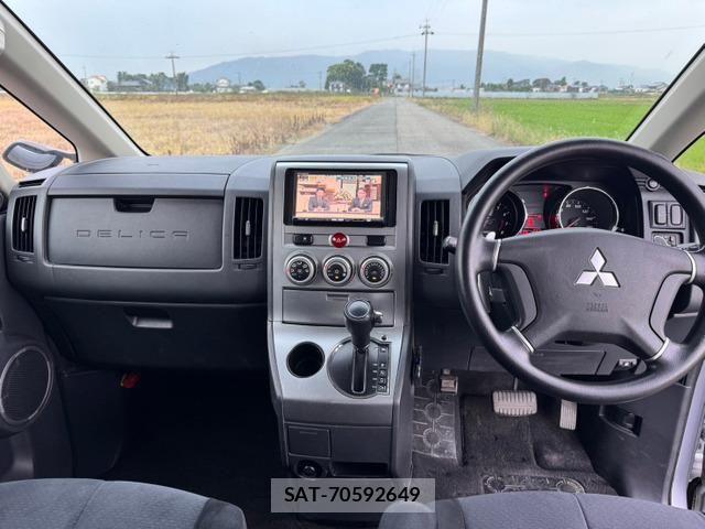 Mitsubishi DELICA 2010-07 6790986-7