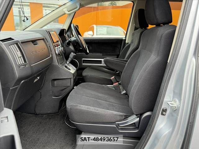 Mitsubishi DELICA 2014-01 7058274-16