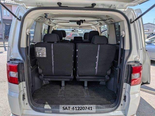 Mitsubishi DELICA 2017-02 7217486-10