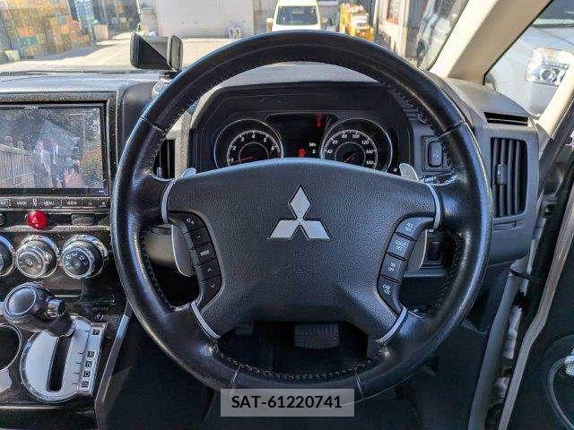 Mitsubishi DELICA 2017-02 7217486-11