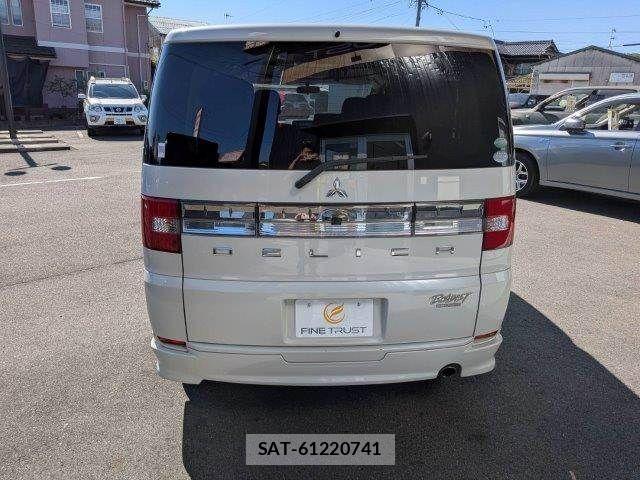 Mitsubishi DELICA 2017-02 7217486-19
