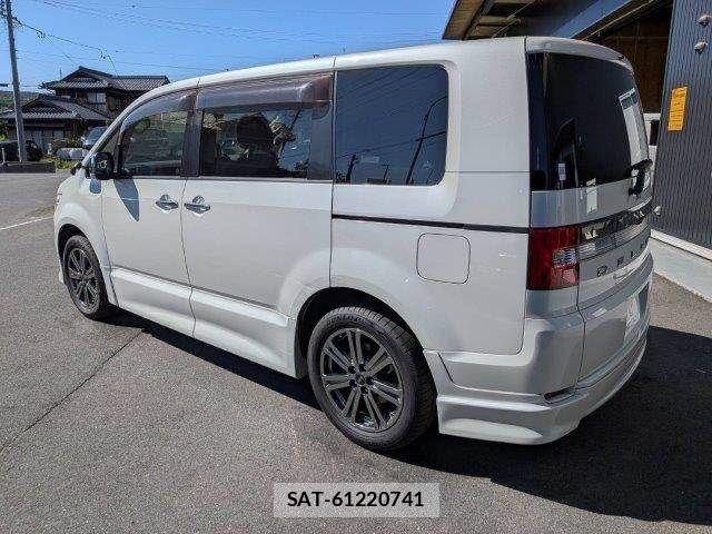 Mitsubishi DELICA 2017-02 7217486-20