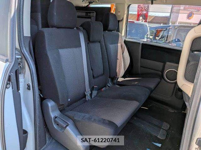 Mitsubishi DELICA 2017-02 7217486-8