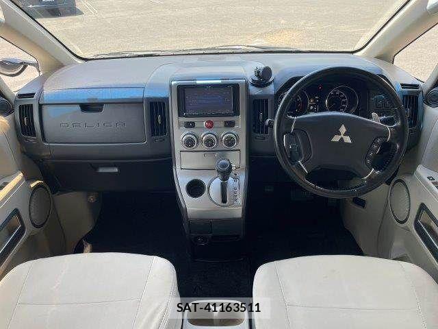 Mitsubishi DELICA 2014-01 7217483-2