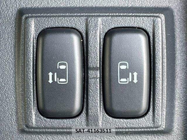 Mitsubishi DELICA 2014-01 7217483-6