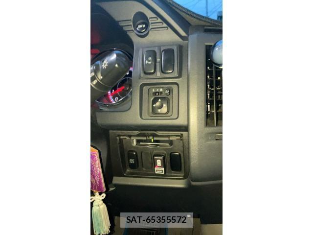 Mitsubishi DELICA 2009-11 7217480-17