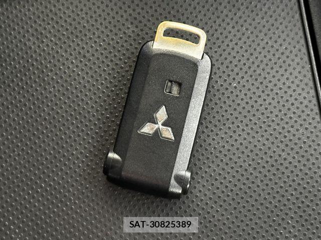 Mitsubishi DELICA 2016-05 7250490-11