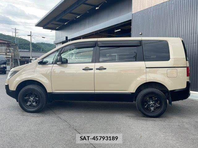 Mitsubishi DELICA 2013-06 7326713-26
