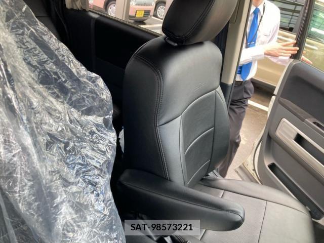 Mitsubishi DELICA 2011-08 7722738-11