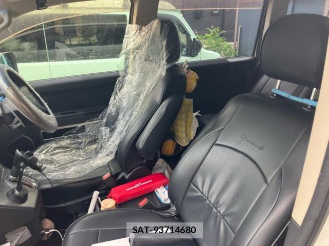 Mitsubishi DELICA 2012-09 8073573-11