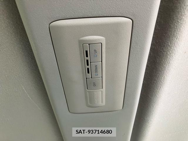 Mitsubishi DELICA 2012-09 8073573-18